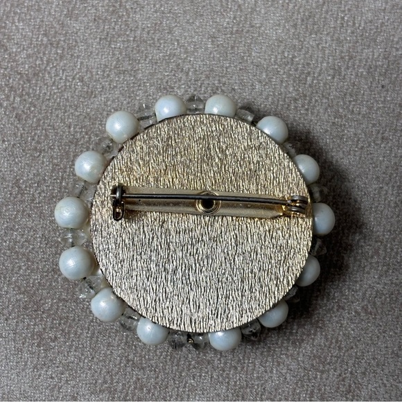 Large Vintage Faux Pearl & Crystal Brooch Pin, Mid-Century Rhinestone Brooch - Picture 4 of 4
